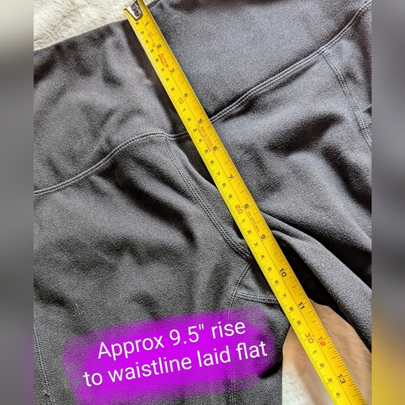 Along Fit size Med ladies, EUC black yoga leggings with pockets! - Picture 7 of 14